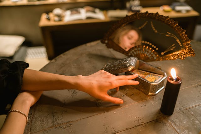 ภาพถ่ายโดย Anastasia Shuraeva: https://www.pexels.com/th-th/photo/6014329/